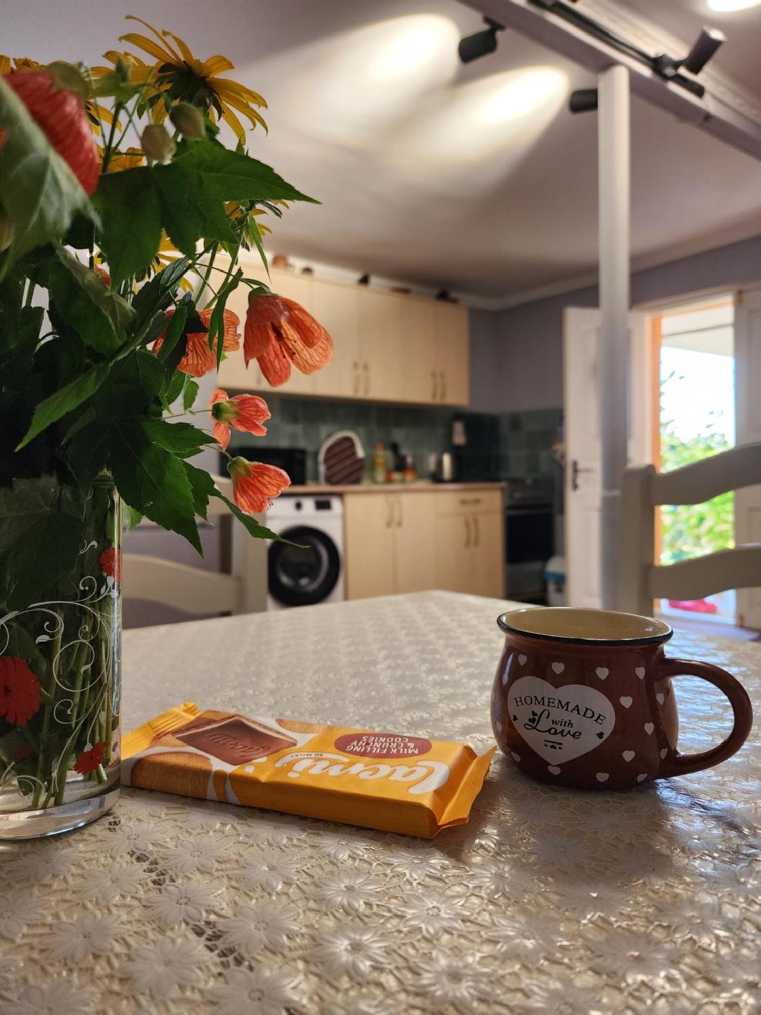 My Home Koetaisi Buitenkant foto